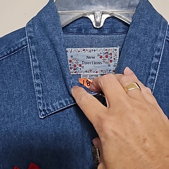 New Directions Denim Long Sleeve Christmas Shirt Embroidered Sz S Silver Buttons - Picture 4 of 5